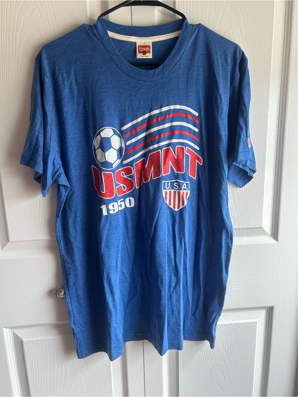 Homage Graphic Tee - Size Large - Vintage Style 🔥